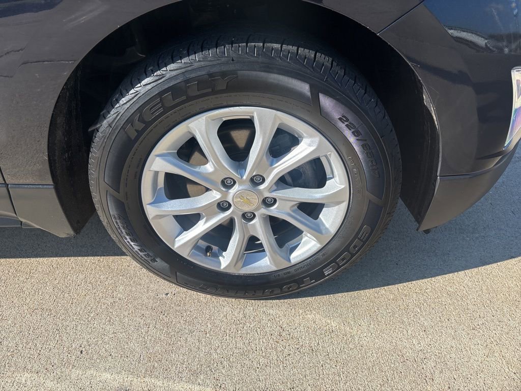 Used 2020 Chevrolet Equinox LS w/ LS Convenience Package image 4