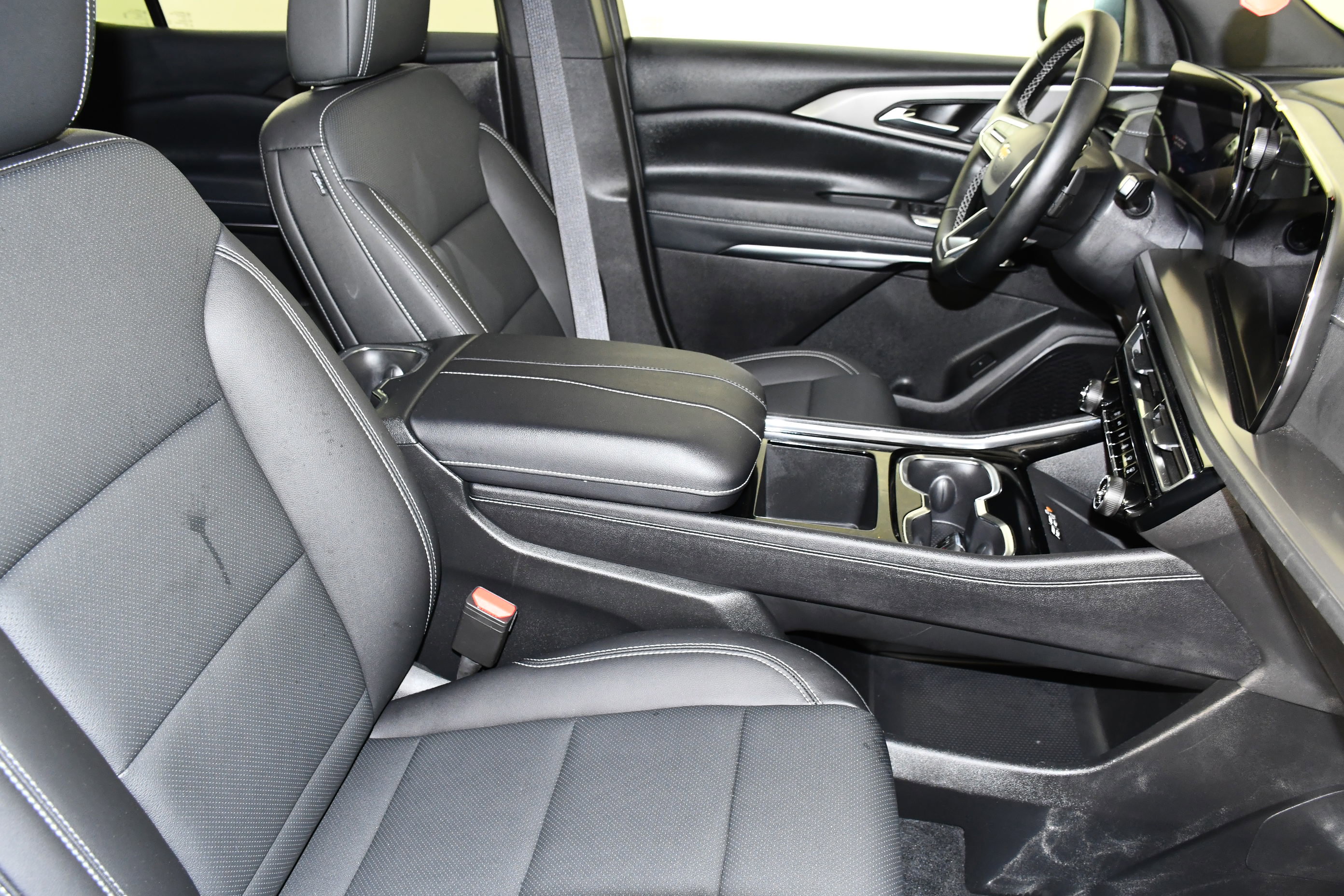 Used 2026 Chevrolet Traverse LT image 41