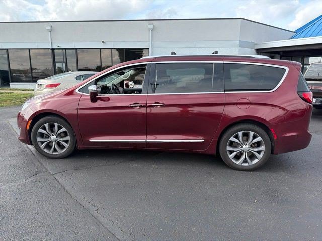 Used 2019 Chrysler Pacifica Limited w/ Tire & Wheel Group FWD image 23