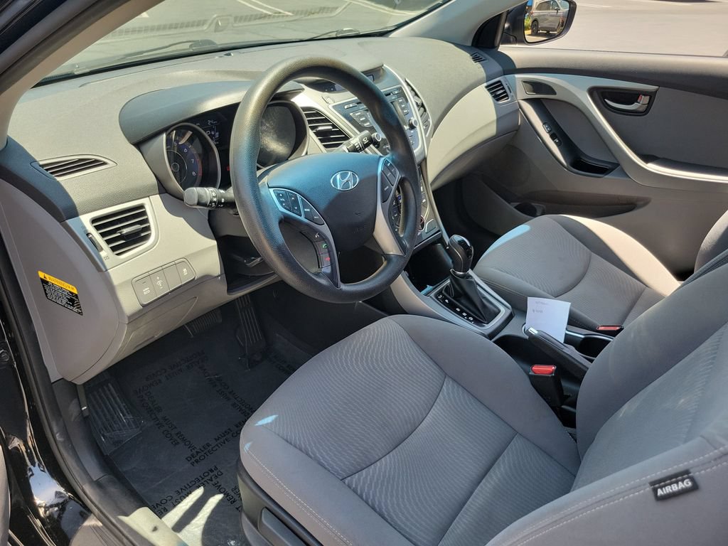 Used 2015 Hyundai Elantra SE w/ Option Group 02 FWD image 17