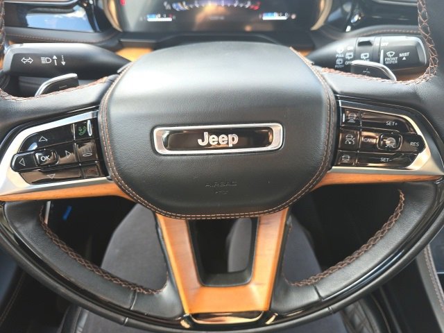 Used 2023 Jeep Grand Cherokee L Summit image 12
