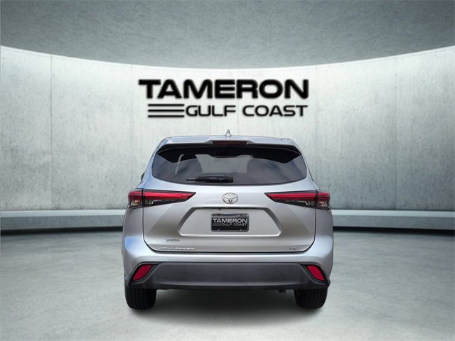 Used 2021 Toyota Highlander LE image 4