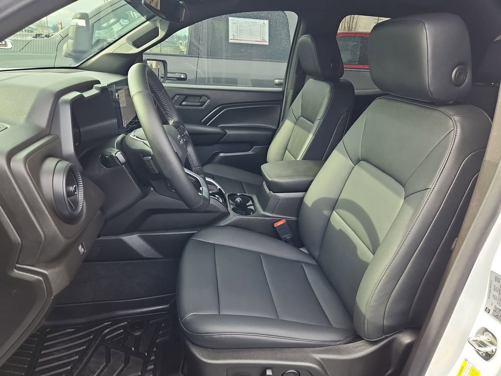 Used 2025 Chevrolet Colorado Trail Boss w/ Off-Road Front Bumper Package image 21