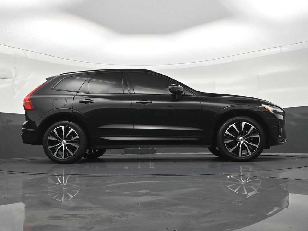 Certified 2024 Volvo XC60 B5 Plus w/ Protection Package Premier AWD/4WD image 32