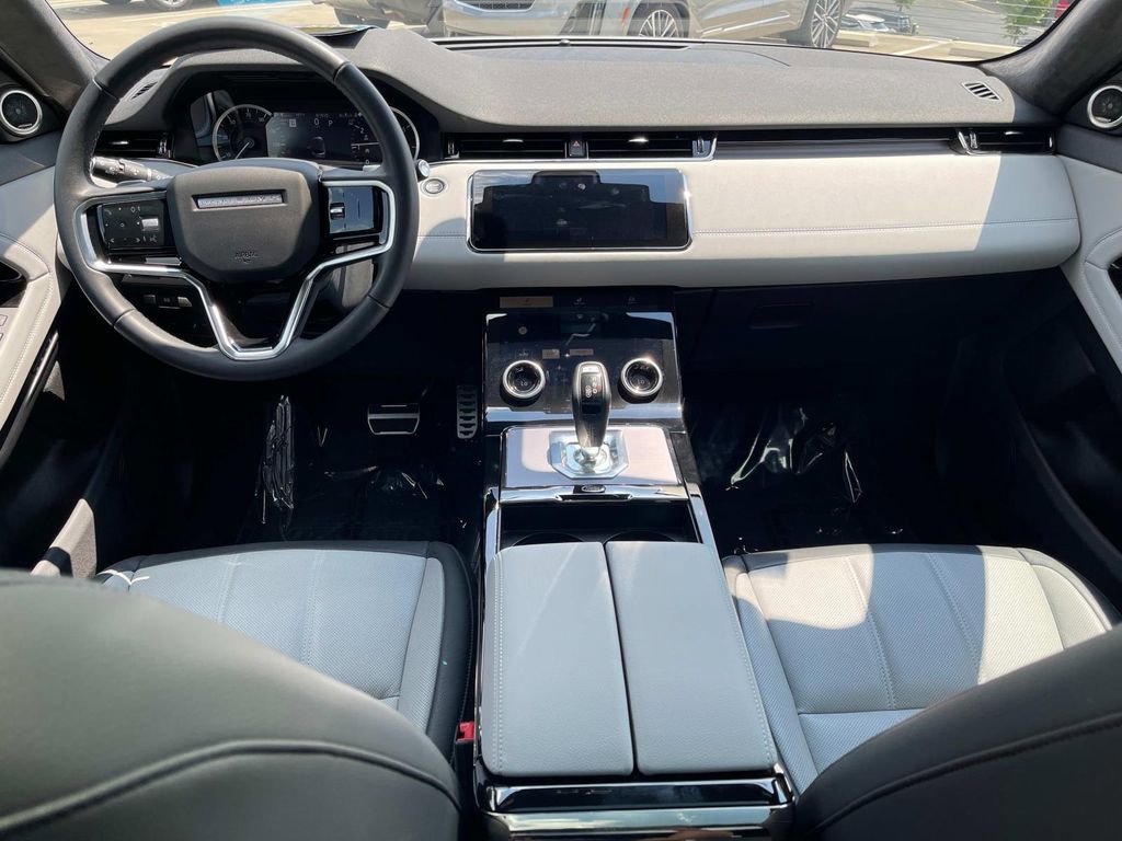 Used 2023 Land Rover Range Rover Evoque R-Dynamic SE image 15