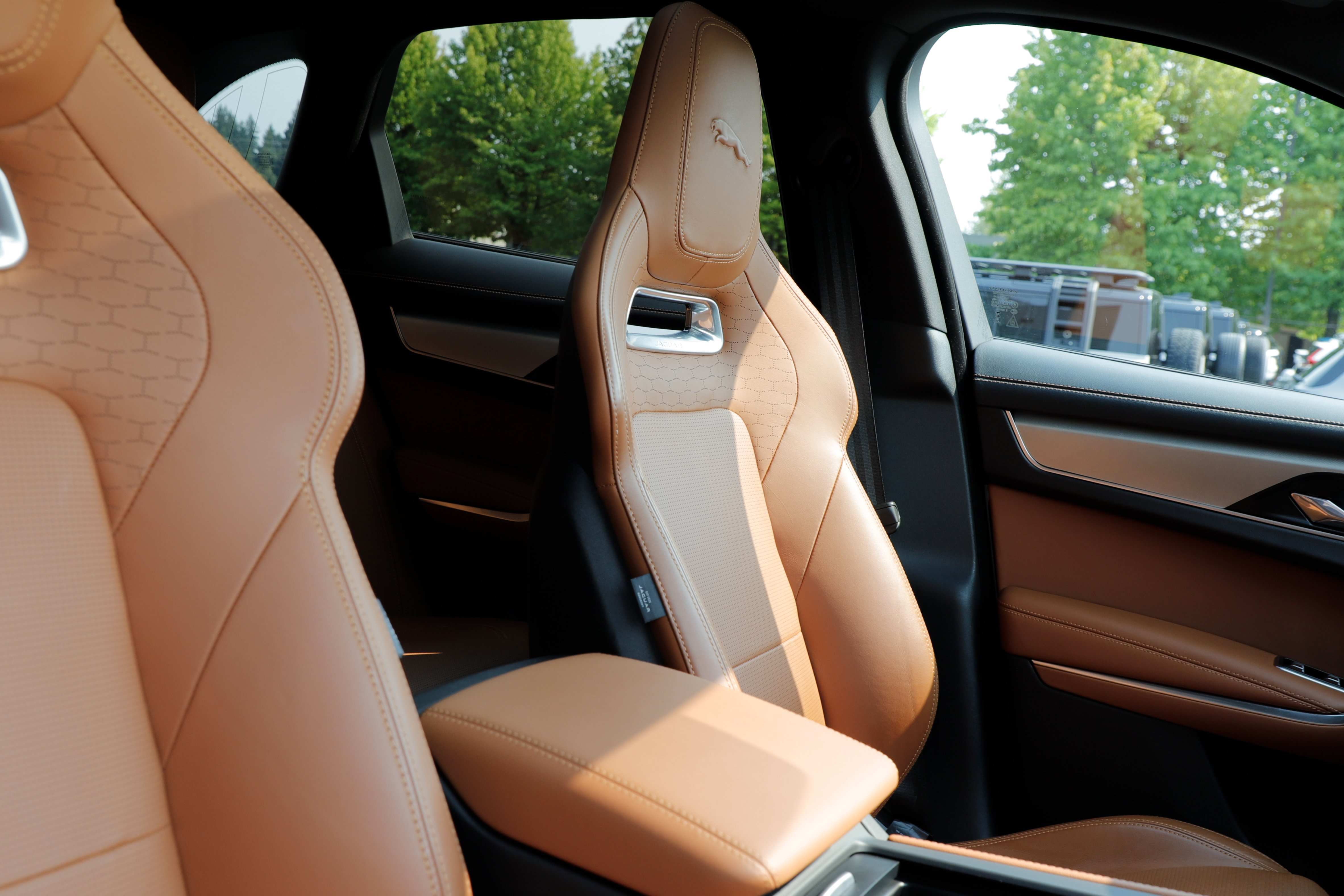 Certified 2025 Jaguar F-PACE R-Dynamic S AWD/4WD image 11