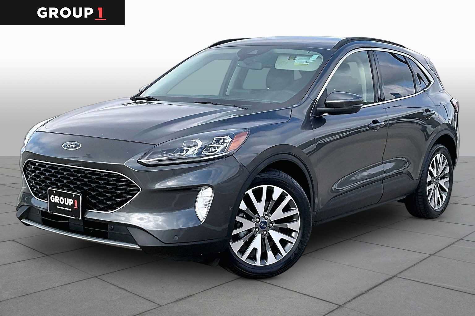 Used 2020 Ford Escape Titanium FWD video 1