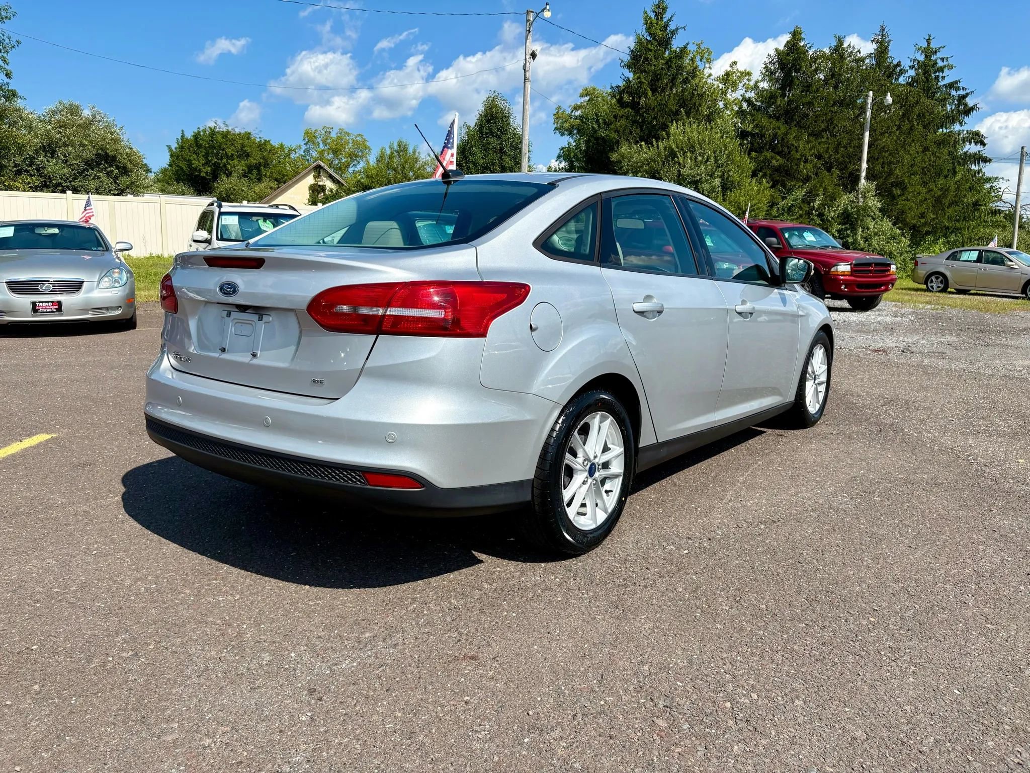 Used 2016 Ford Focus SE w/ SE Power Seat Package image 5