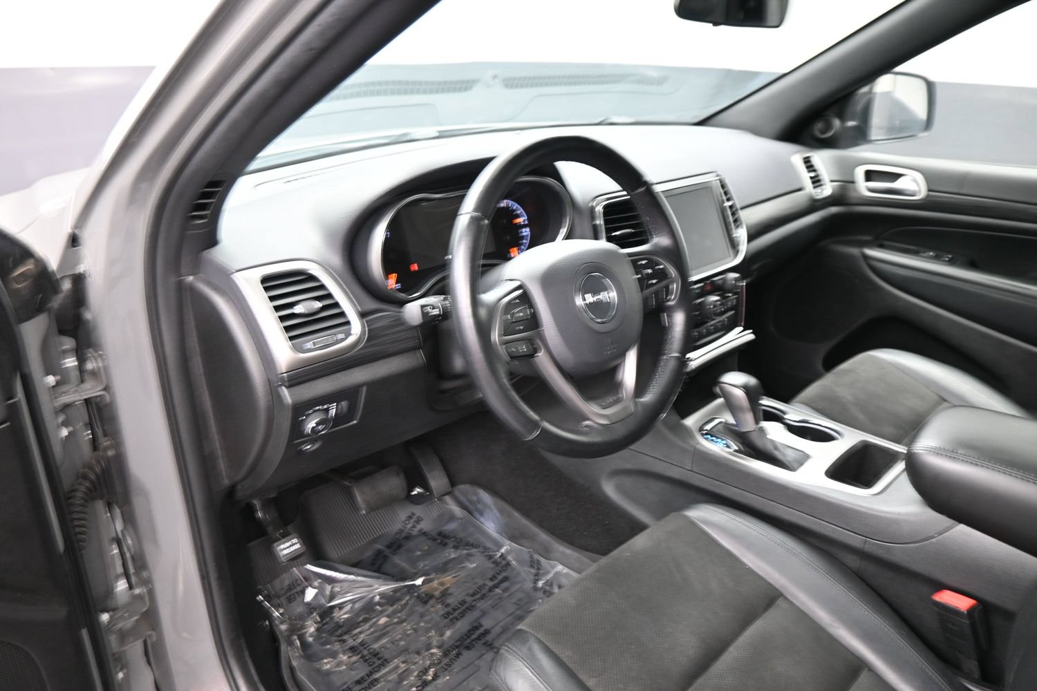 Used 2021 Jeep Grand Cherokee Laredo X AWD/4WD image 12