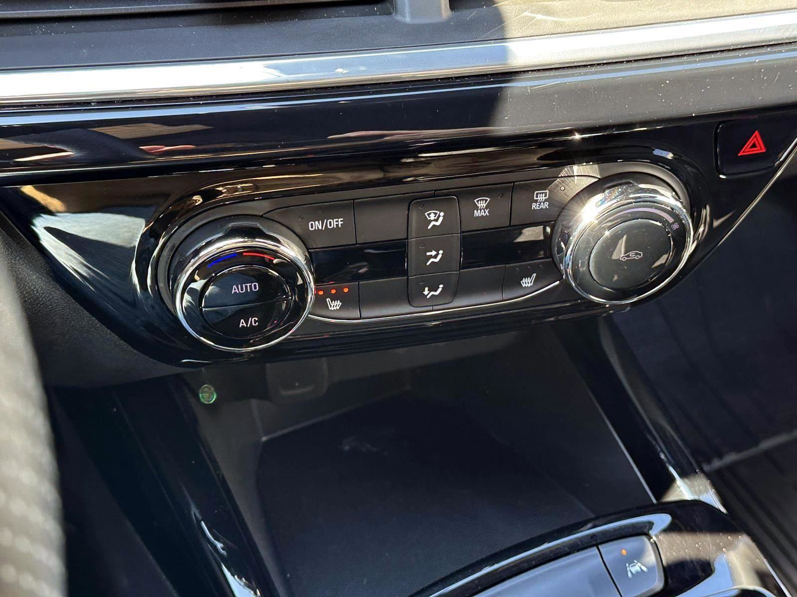 Certified 2024 Chevrolet Trax RS w/ Driver Confidence Package image 23