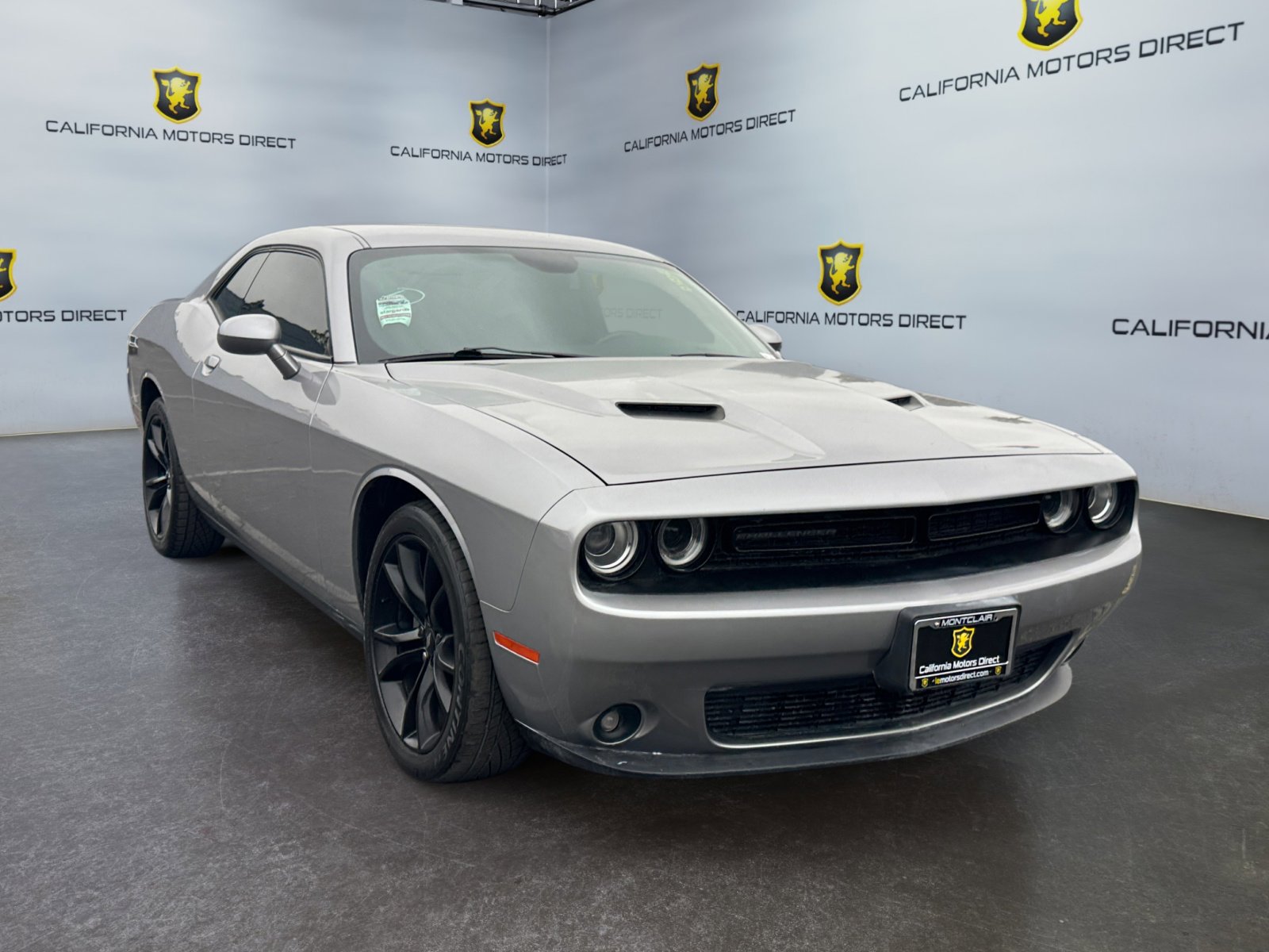 Used 2018 Dodge Challenger SXT w/ Blacktop Package RWD image 7