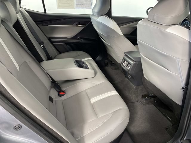 Used 2025 Toyota Camry SE w/ Convenience Package AWD/4WD image 12