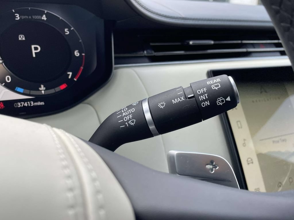 Certified 2023 Land Rover Range Rover SE AWD/4WD image 40