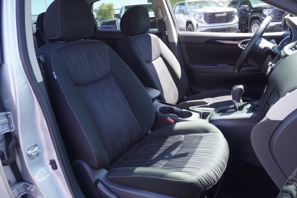 Used 2019 Nissan Sentra SV FWD image 12