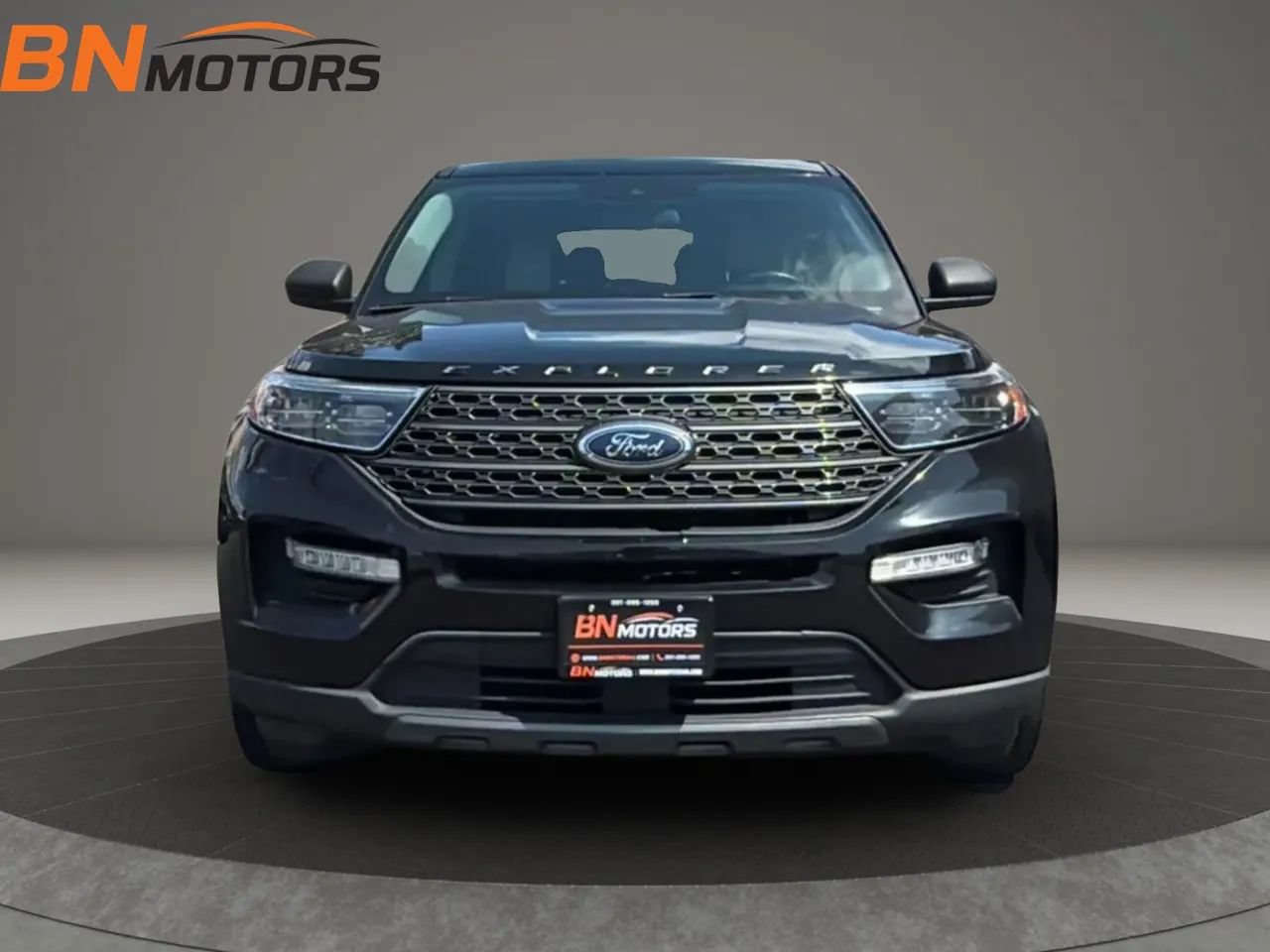 Used 2021 Ford Explorer XLT w/ Equipment Group 202A AWD/4WD image 2