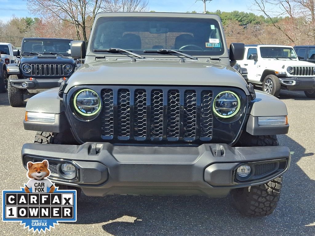 Used 2022 Jeep Gladiator Willys AWD/4WD image 2