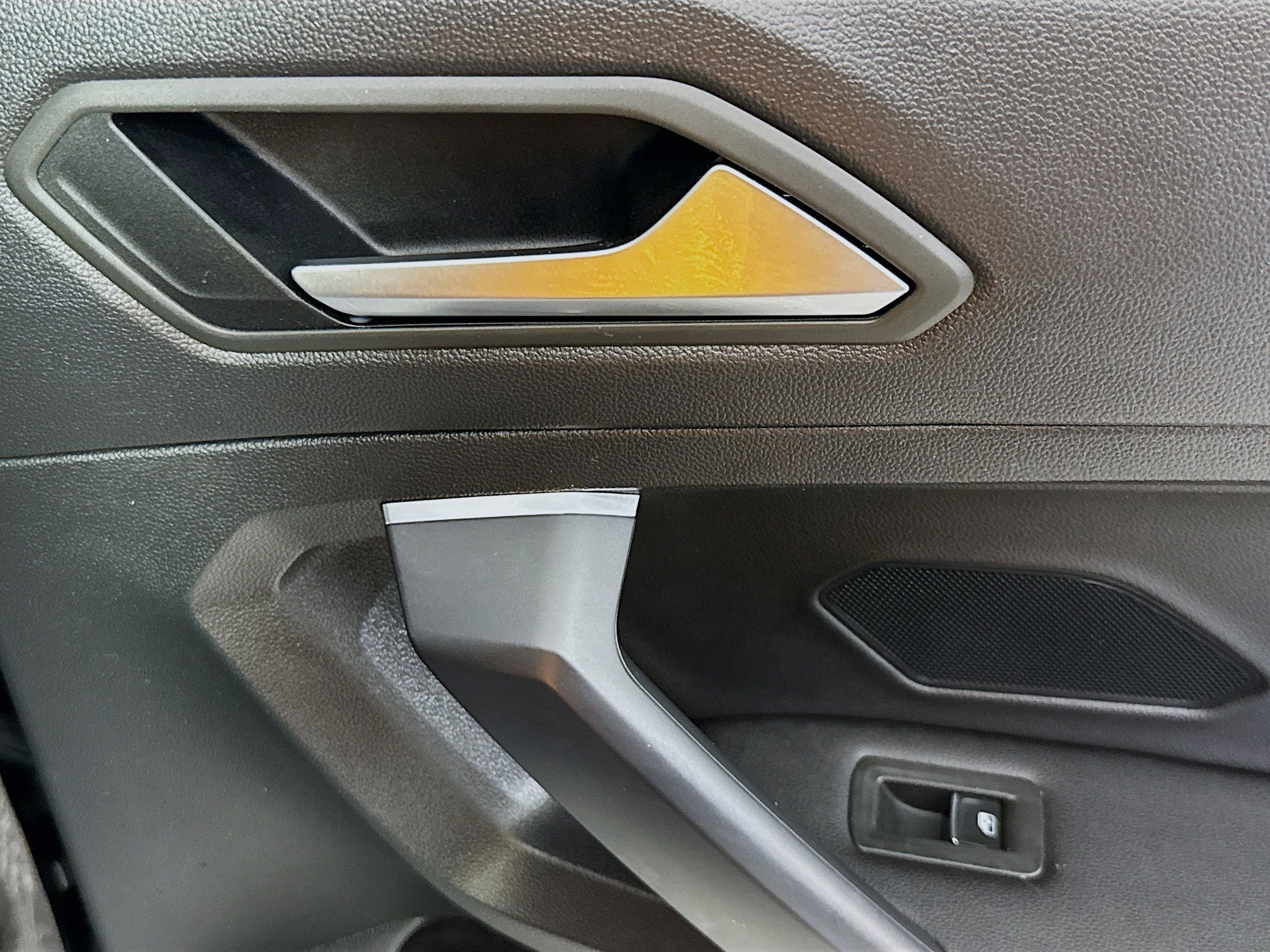 Used 2021 Volkswagen Tiguan SE w/ Panoramic Sunroof Package FWD image 30