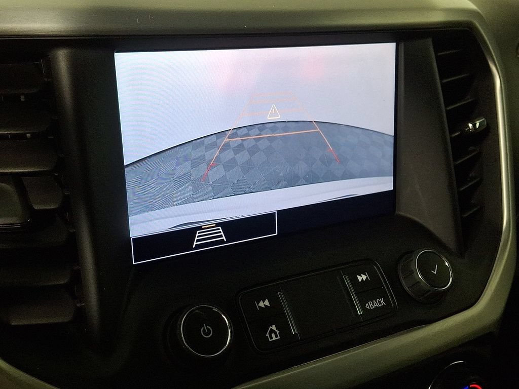 Used 2020 GMC Acadia SLE w/ LPO, Floor Liner Package FWD image 4