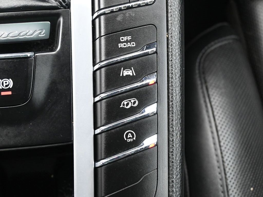 Used 2018 Porsche Macan GTS image 30