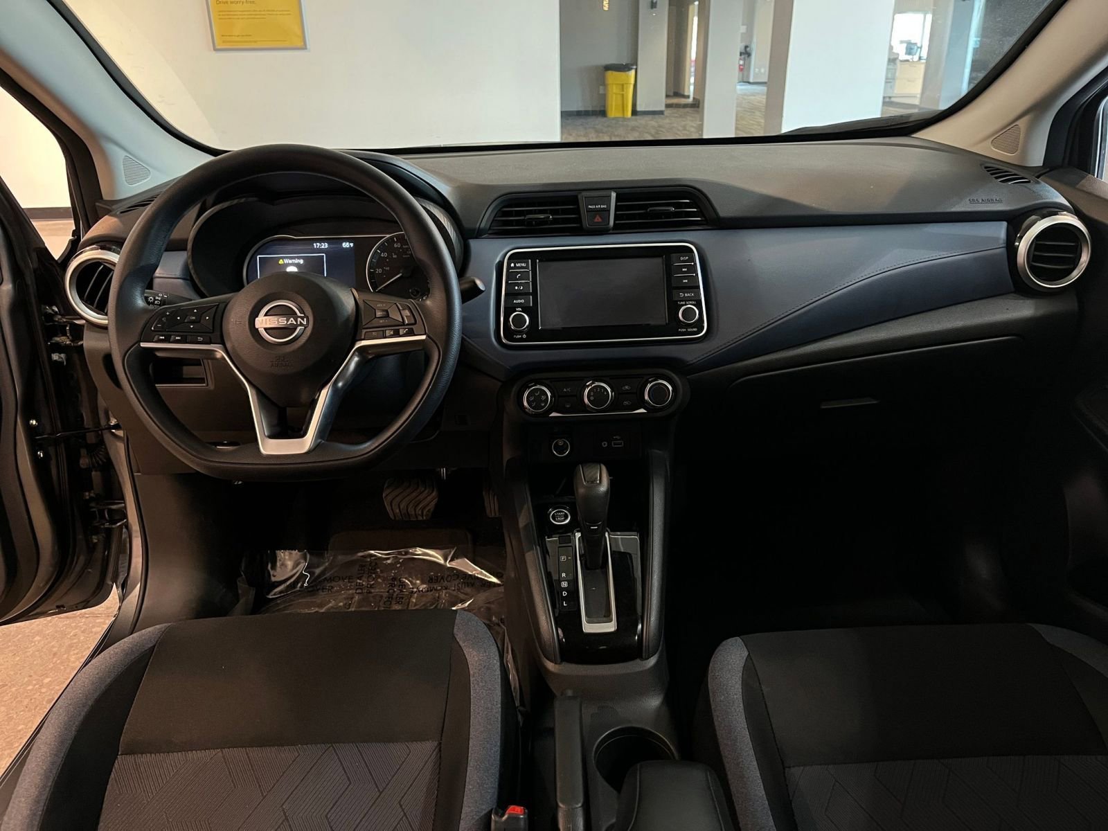 Used 2025 Nissan Versa SV image 32