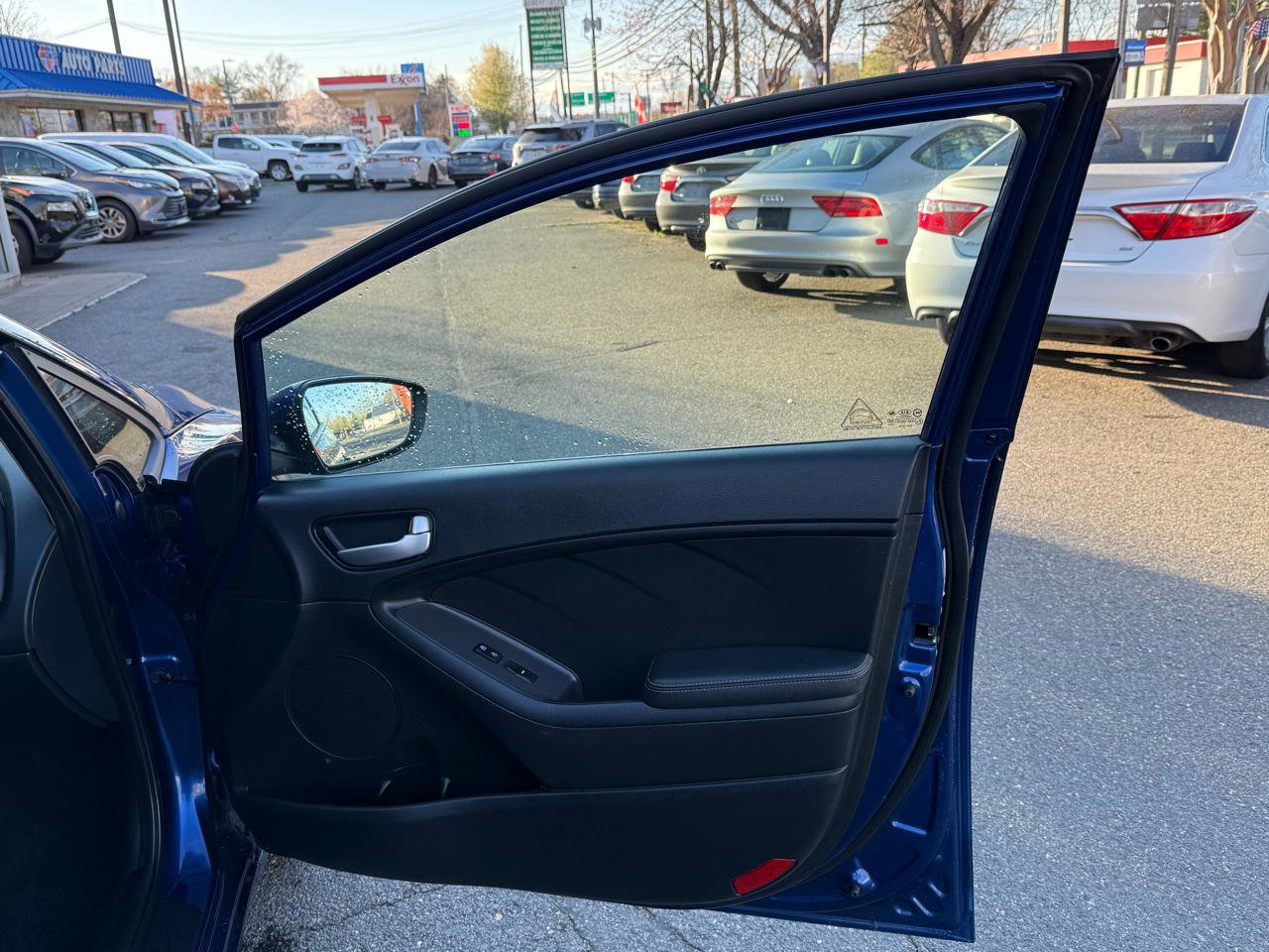 Used 2018 Kia Forte LX image 17