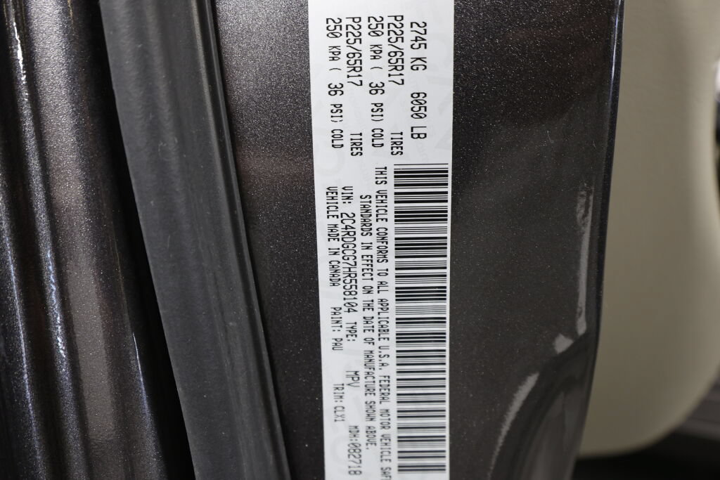 Used 2017 Dodge Grand Caravan SXT FWD image 36