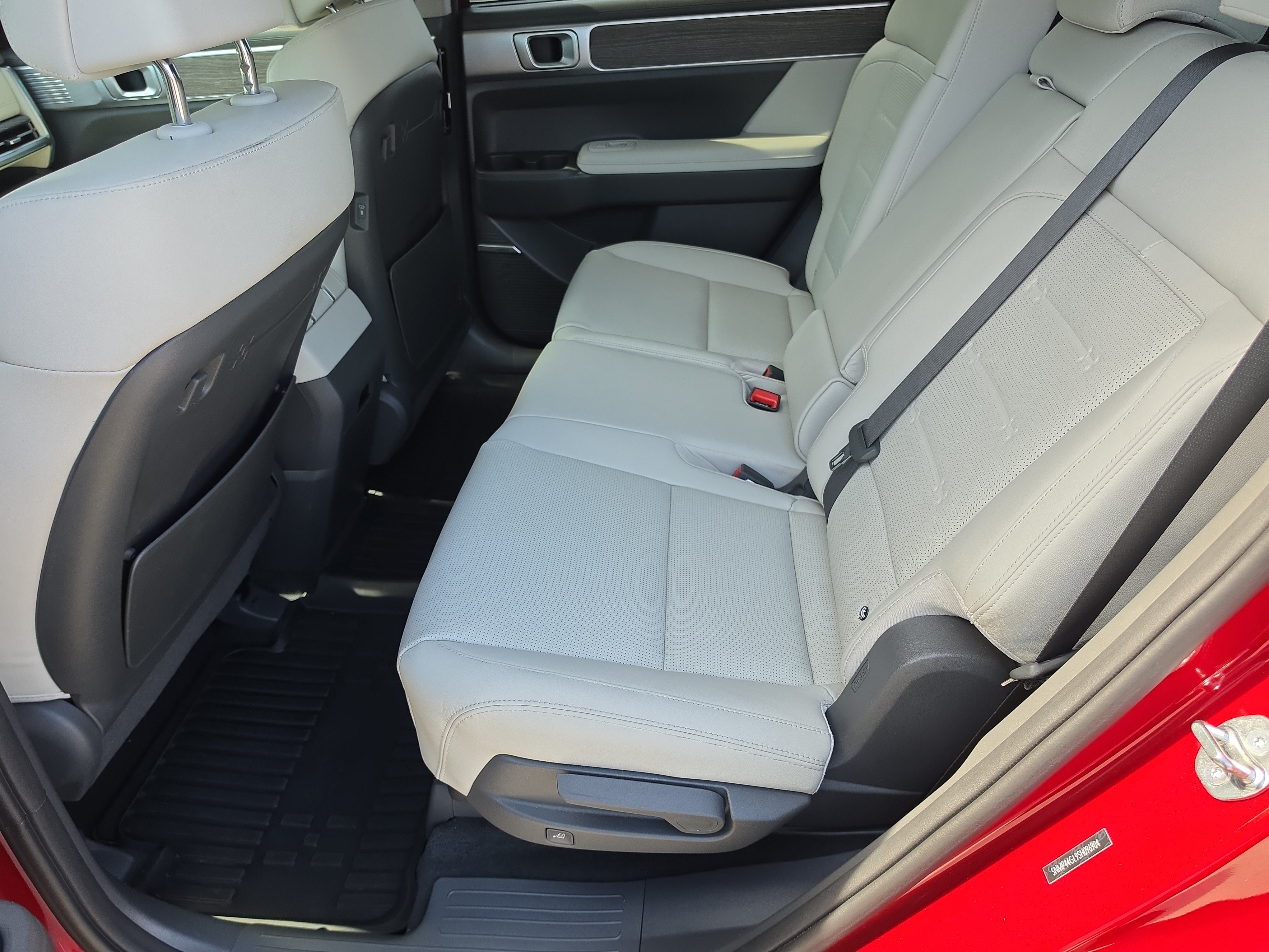 Used 2025 Hyundai Santa Fe Limited FWD image 17