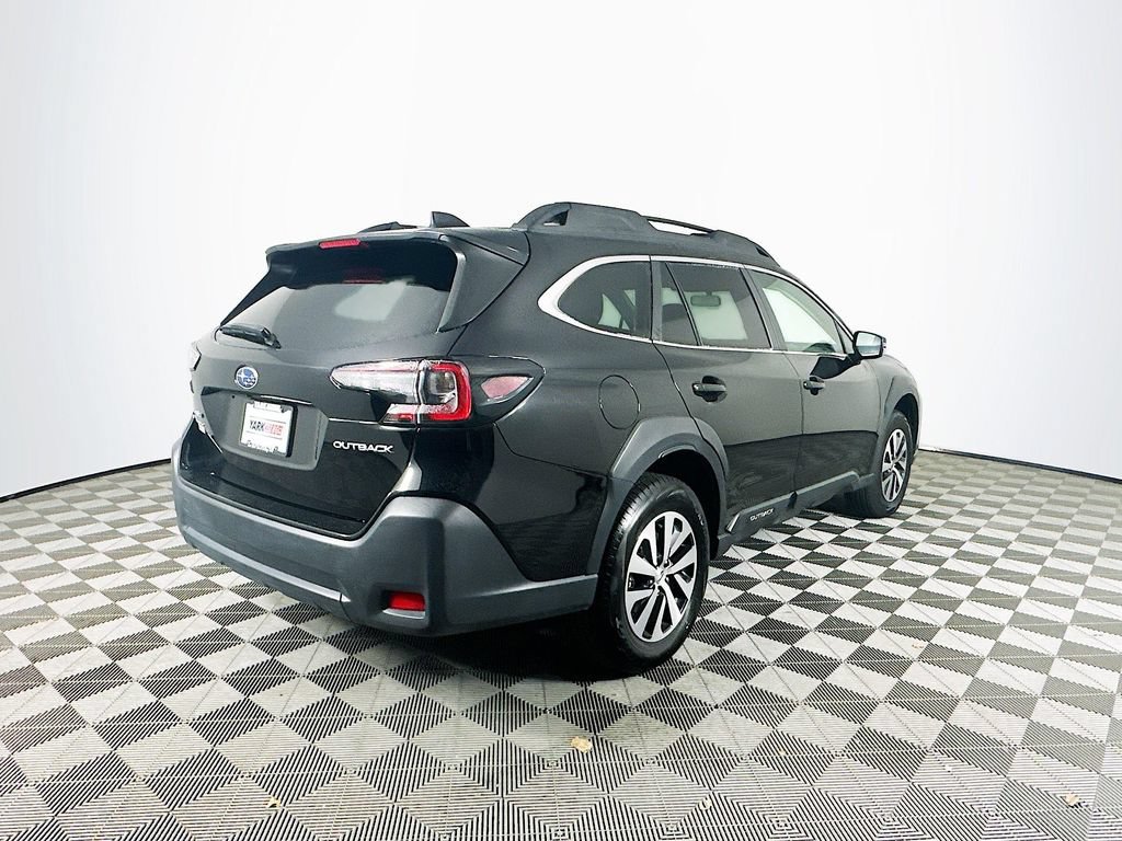 Used 2025 Subaru Outback Premium AWD/4WD image 10