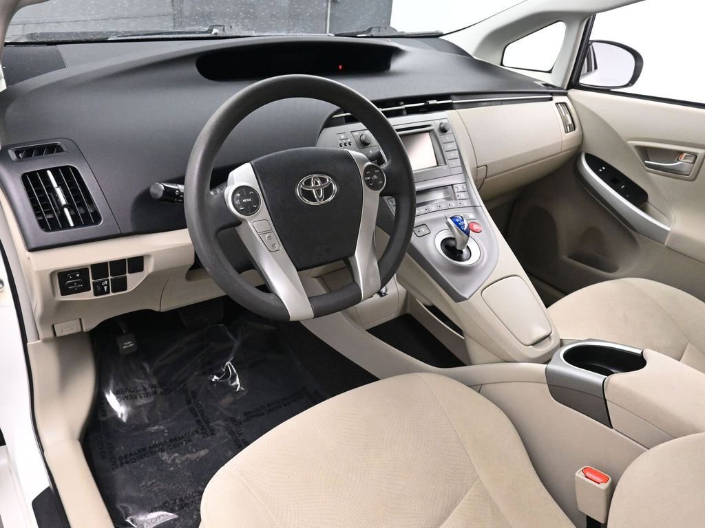 Used 2014 Toyota Prius Two image 11