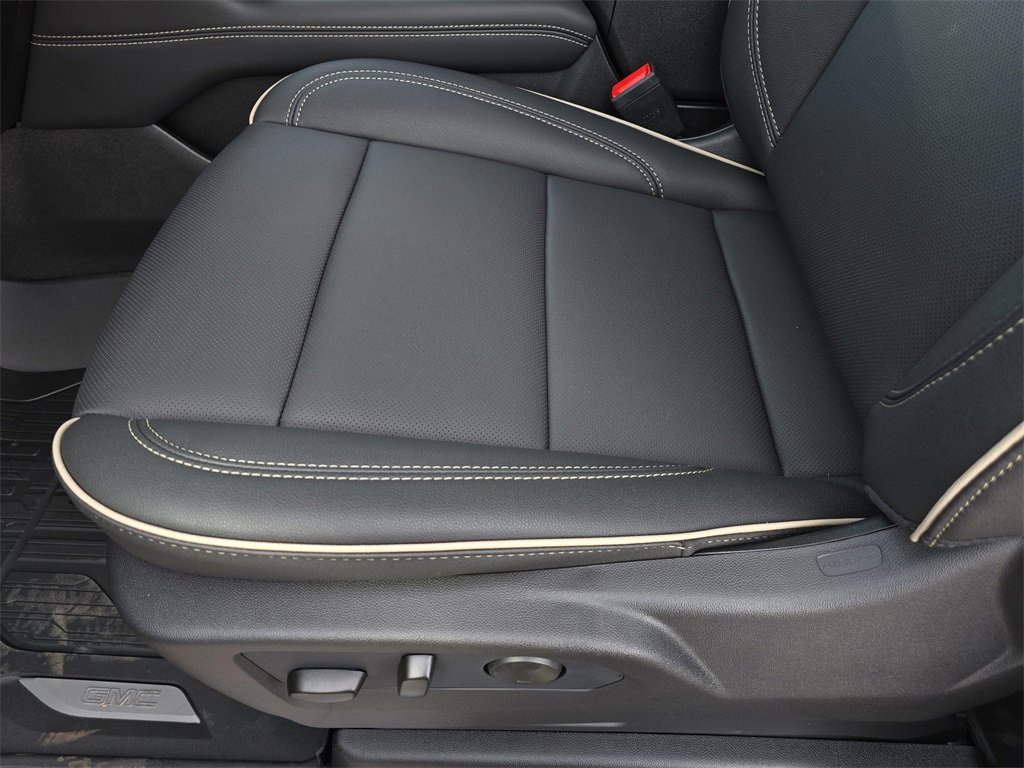 New 2026 GMC Yukon Elevation image 30