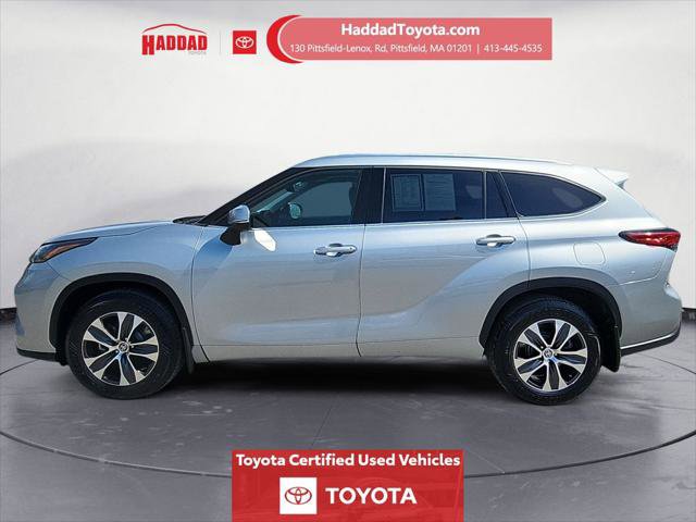 Certified 2021 Toyota Highlander XLE AWD/4WD image 2