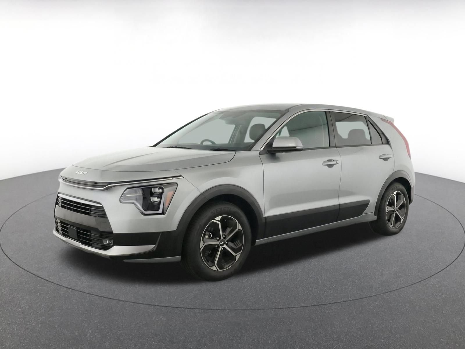 Used 2026 Kia Niro LX FWD image 3