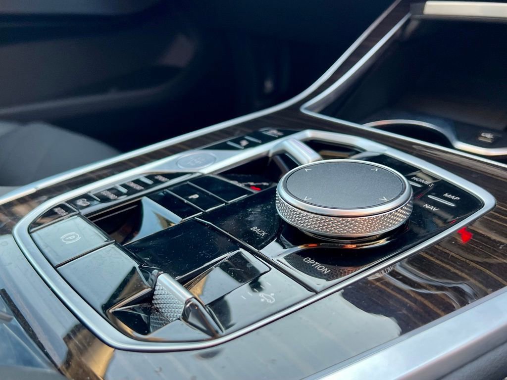 Used 2024 BMW X7 xDrive40i w/ Premium Package image 29