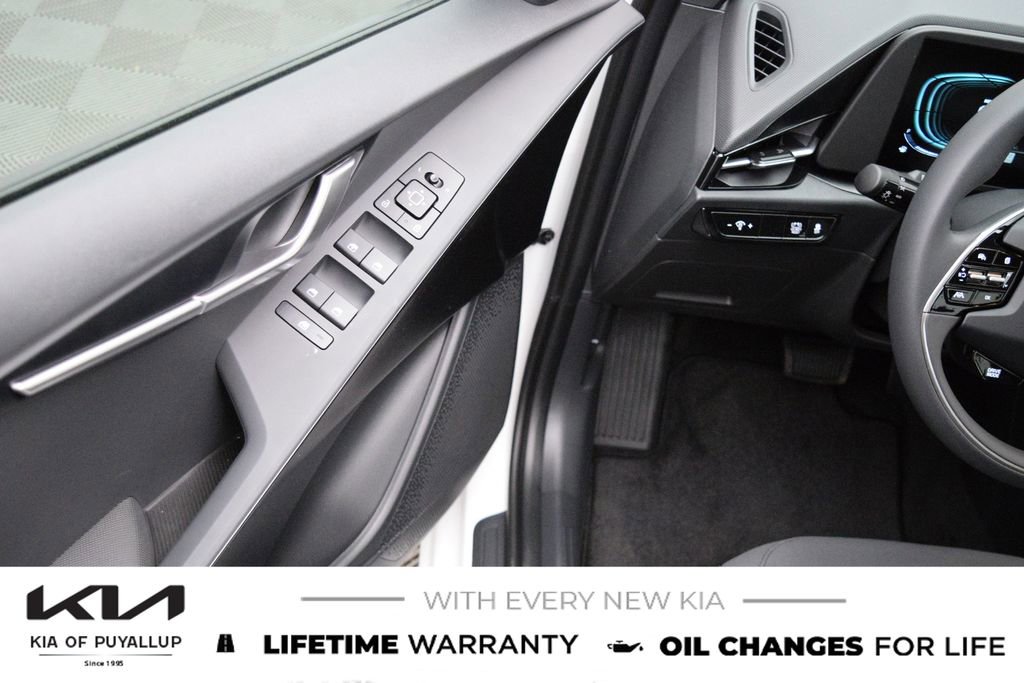 New 2026 Kia Niro LX image 27