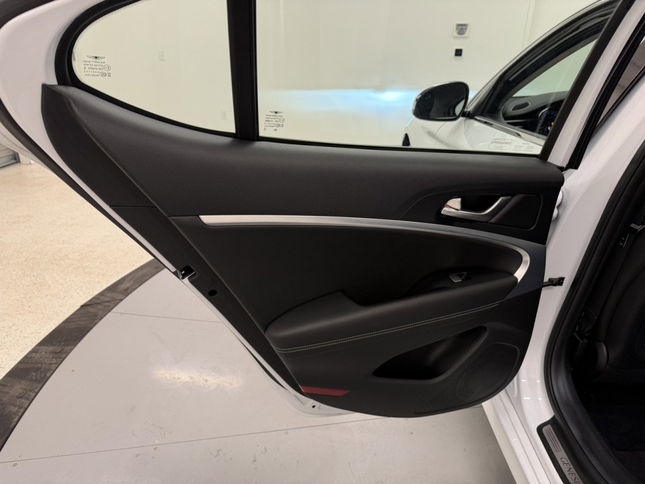 Used 2022 Genesis G70 2.0T image 36