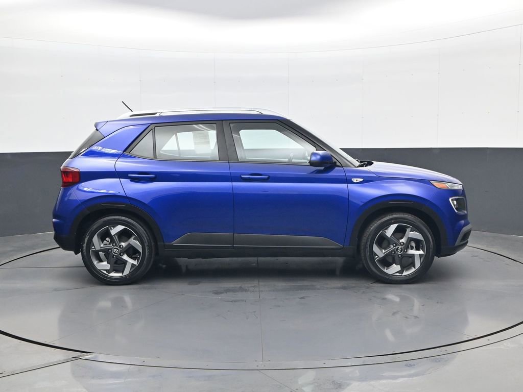 Certified 2023 Hyundai Venue Limited FWD image 4
