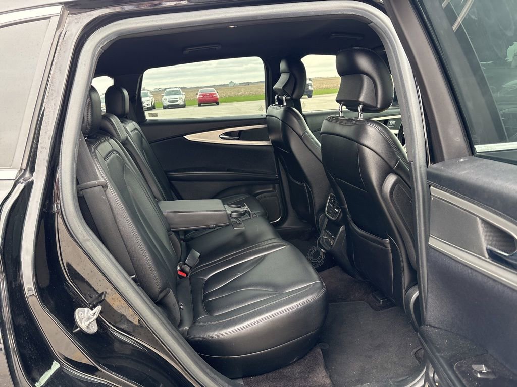 Used 2017 Lincoln MKX Premiere image 16