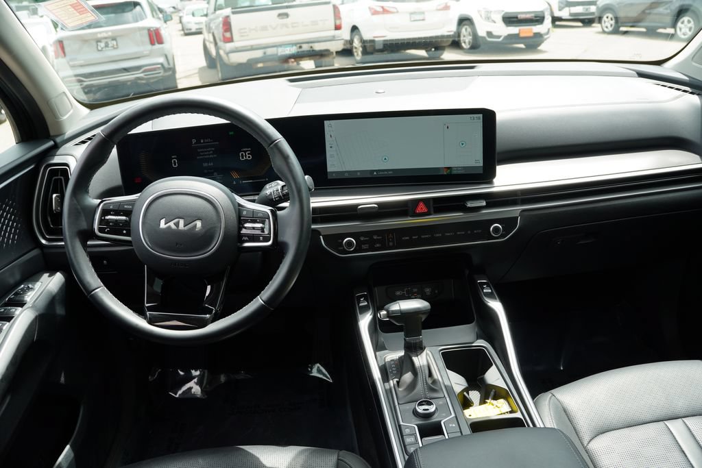 Certified 2024 Kia Sorento S w/ Panoramic Sunroof Package AWD/4WD image 20