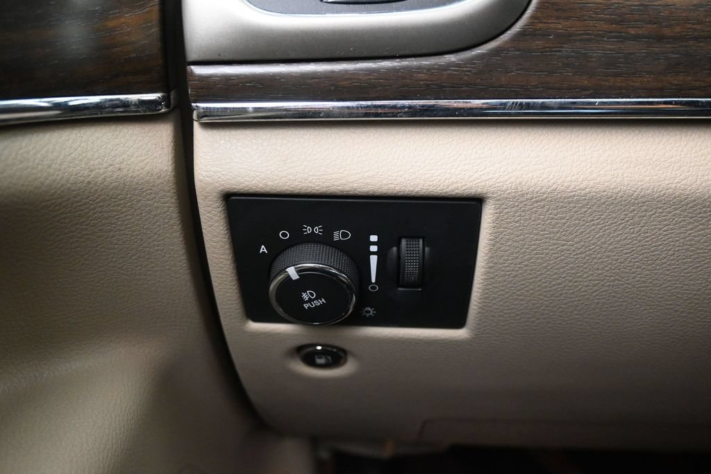 Used 2015 Jeep Grand Cherokee Limited w/ Trailer Tow Group IV AWD/4WD image 22