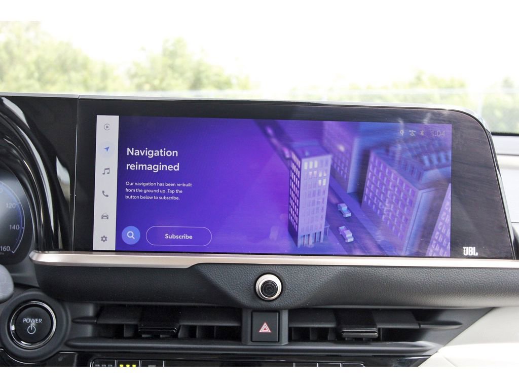 Used 2023 Toyota Crown Limited image 29