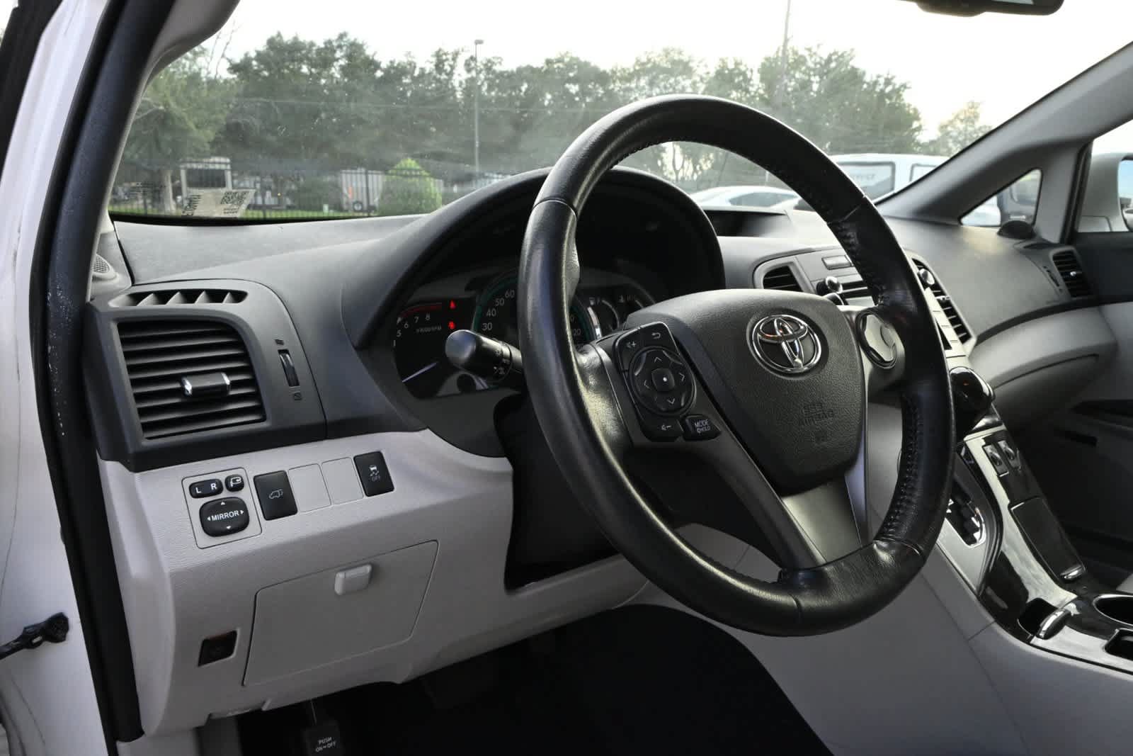 Used 2015 Toyota Venza XLE w/ XLE Premium Package FWD image 15