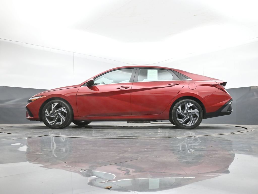 Used 2025 Hyundai Elantra SEL image 42