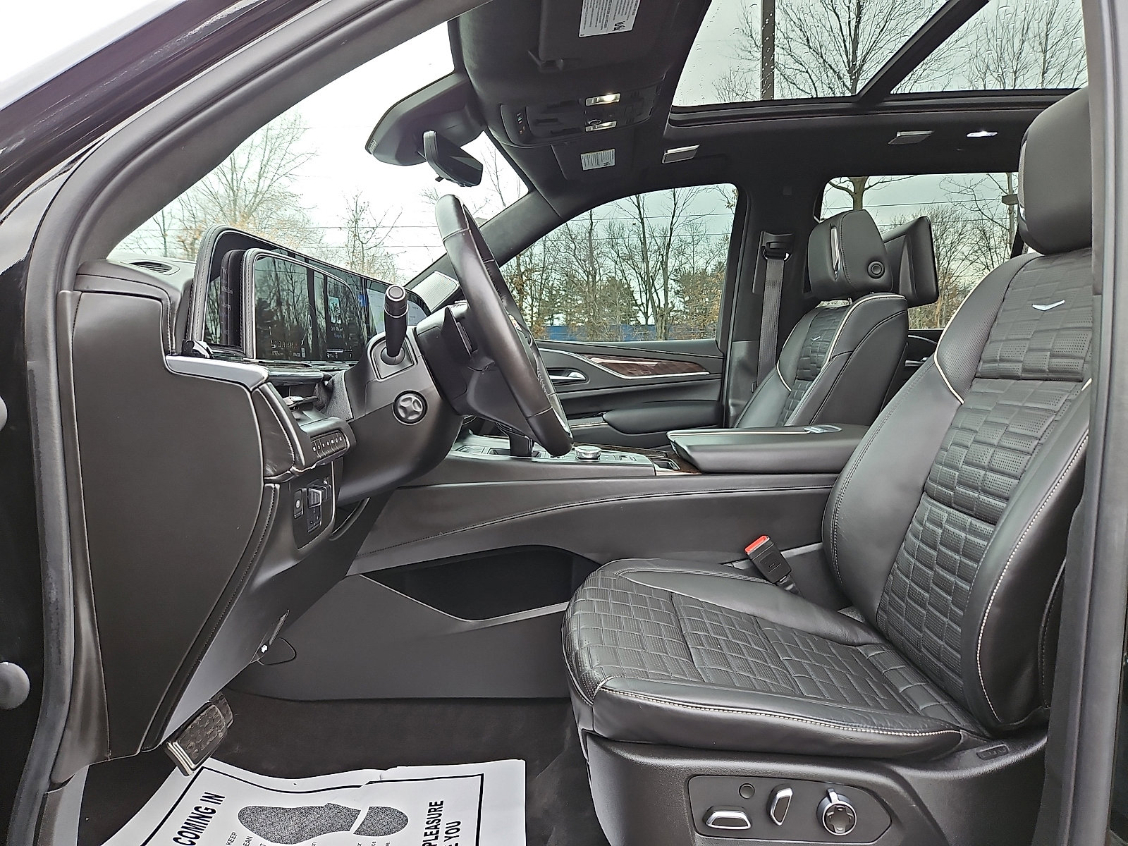 Used 2023 Cadillac Escalade Sport Platinum w/ LPO, ONYX Package image 13