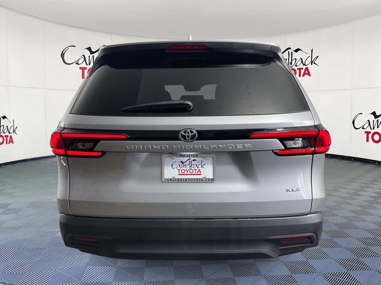 Used 2025 Toyota Grand Highlander FWD image 6