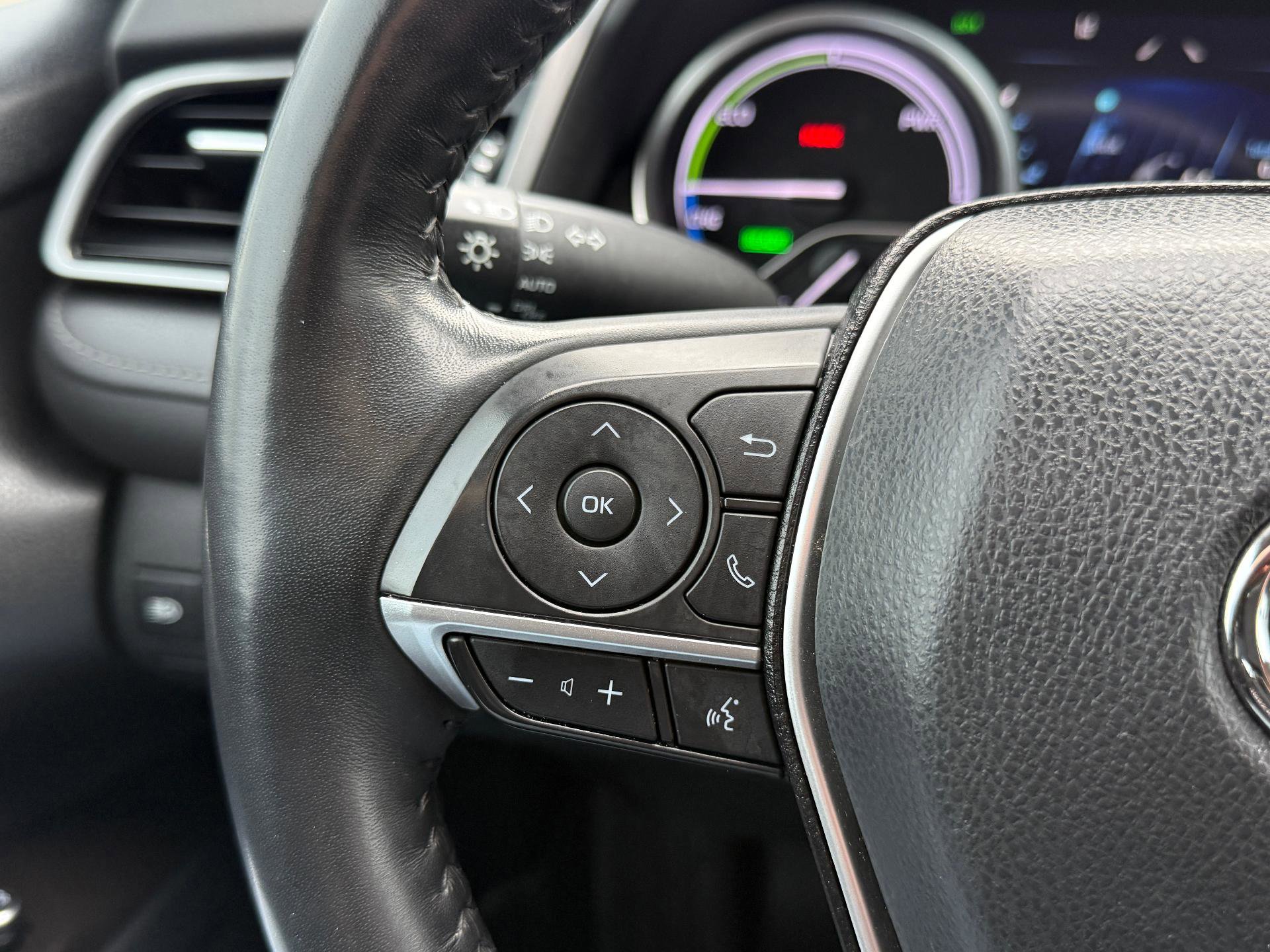 Used 2022 Toyota Camry XLE image 12