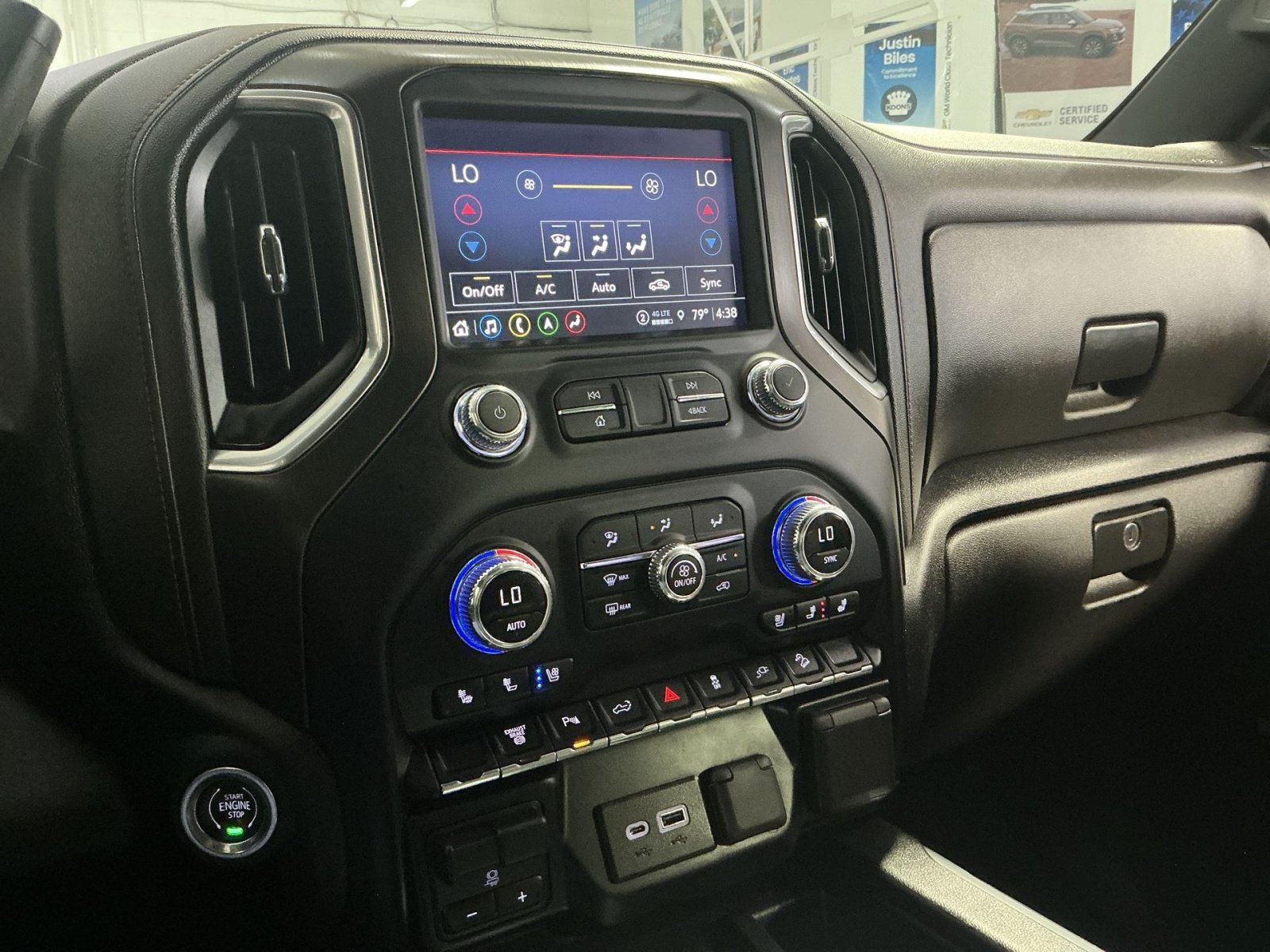 Used 2022 GMC Sierra 2500 AT4 w/ AT4 Preferred Package AWD/4WD image 22
