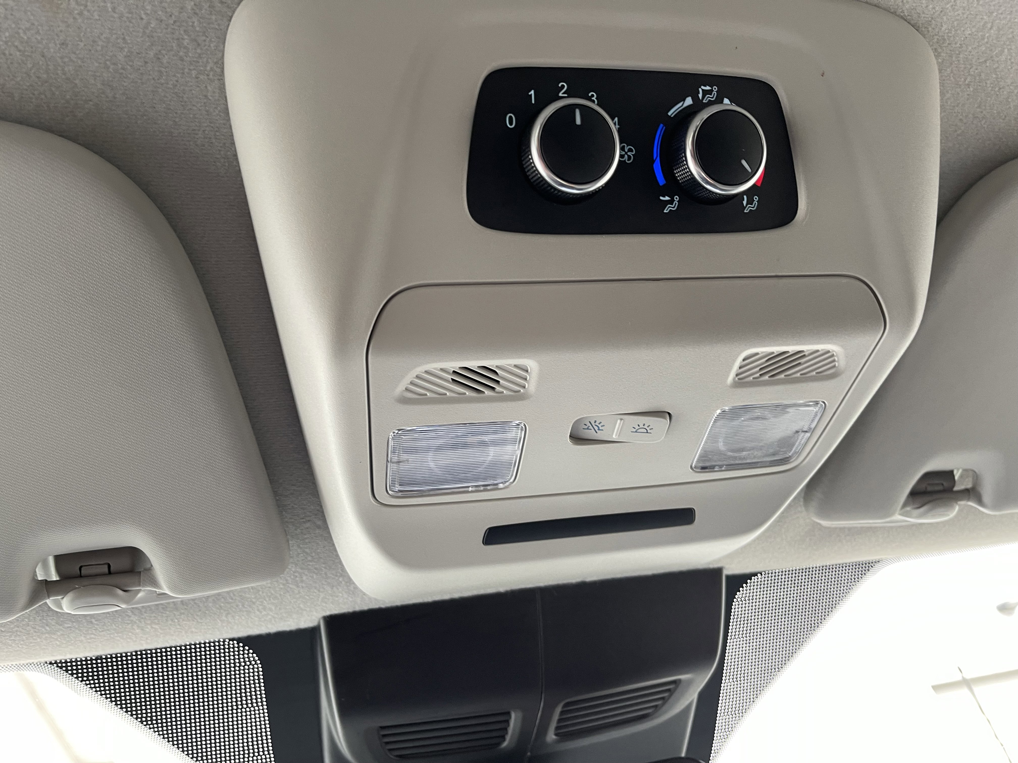 Used 2023 Ford Transit 350 XLT image 12