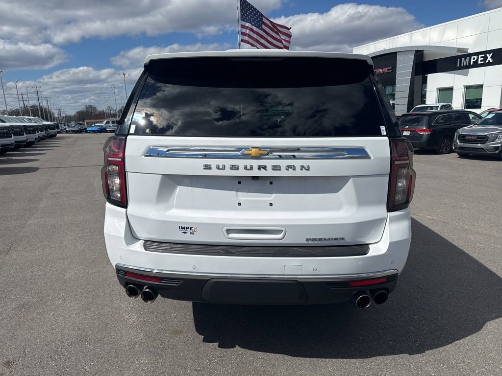 Used 2023 Chevrolet Suburban Premier image 4