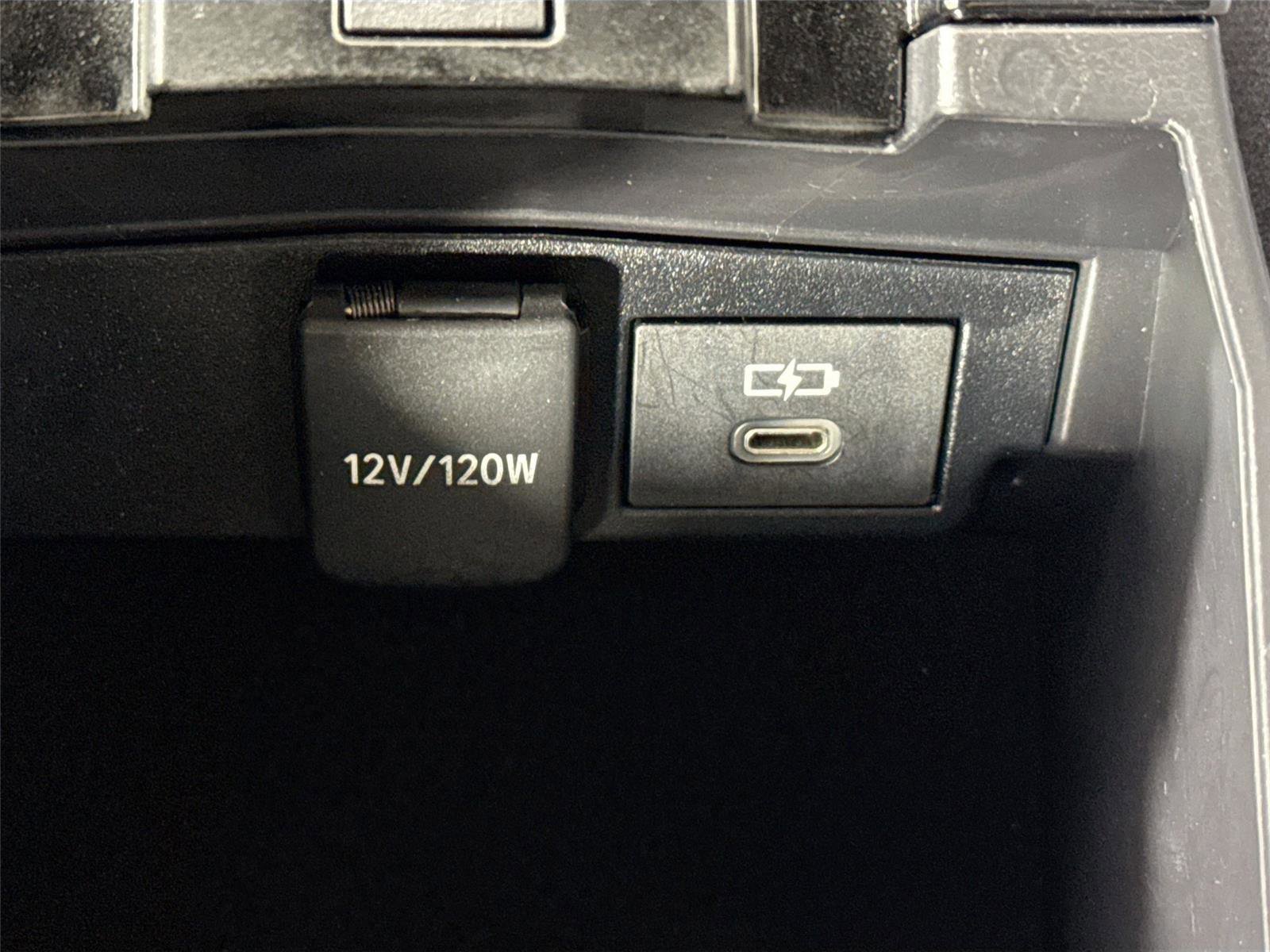 Certified 2022 Toyota Corolla SE w/ Carpet Mat Package (TMS) image 31