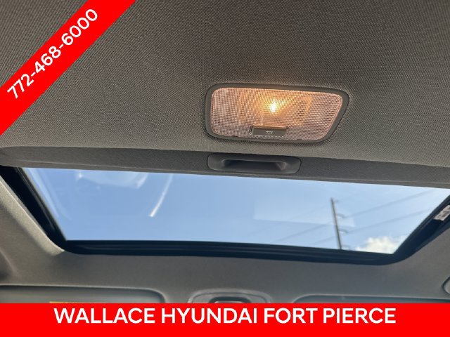 Used 2025 Hyundai Elantra SEL FWD image 15